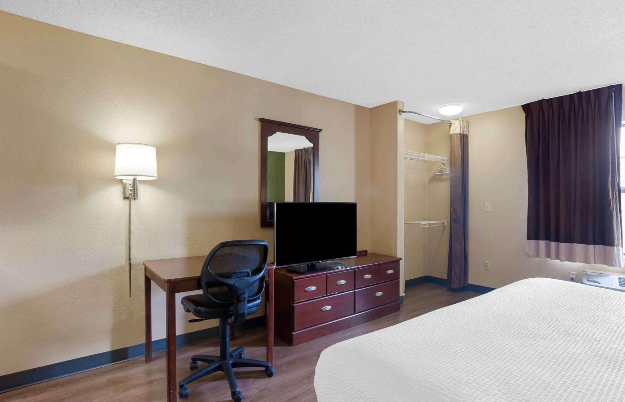 Extended Stay America Suites - Chicago - Lombard - Yorktown Center Экстерьер фото