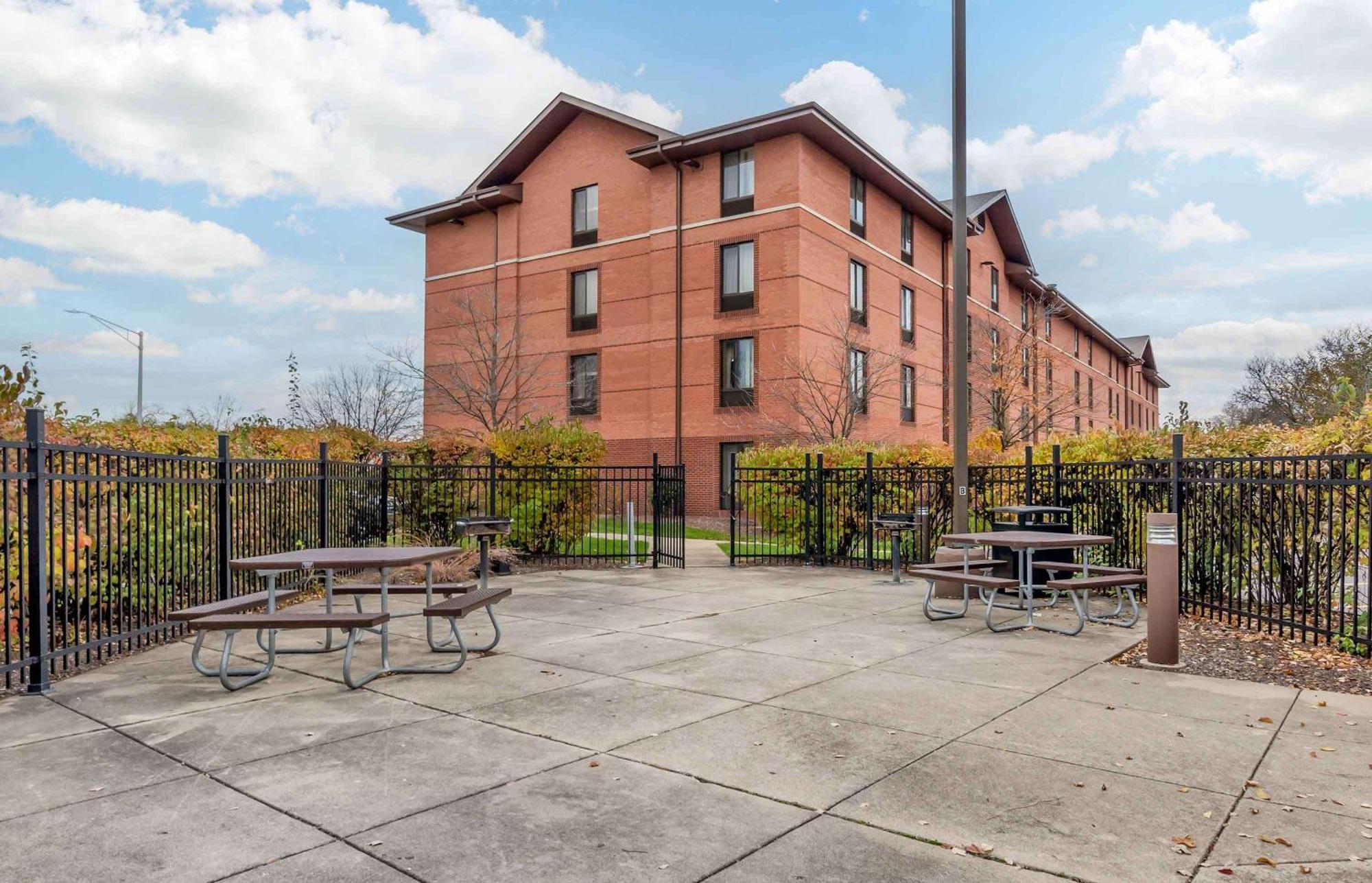 Extended Stay America Suites - Chicago - Lombard - Yorktown Center Экстерьер фото