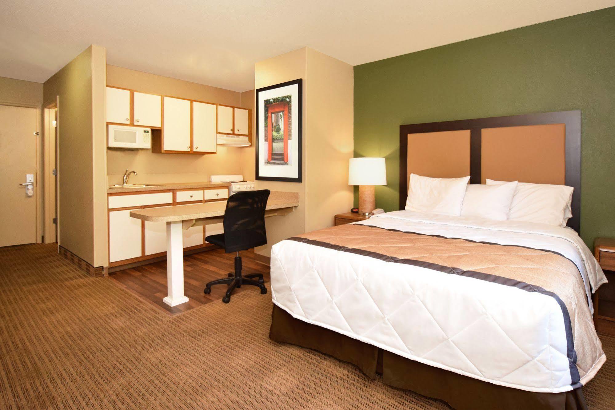 Extended Stay America Suites - Chicago - Lombard - Yorktown Center Экстерьер фото